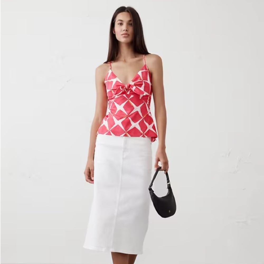 Red and White Geometric Top with White Skirt

TIE-FRONT POPLIN TOP